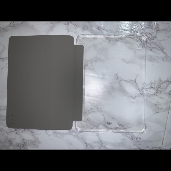 Apple iPad Pro 11” Case w/ Apple Pencil Holder - Watercolor - New, unused, FLAW - Picture 3 of 5